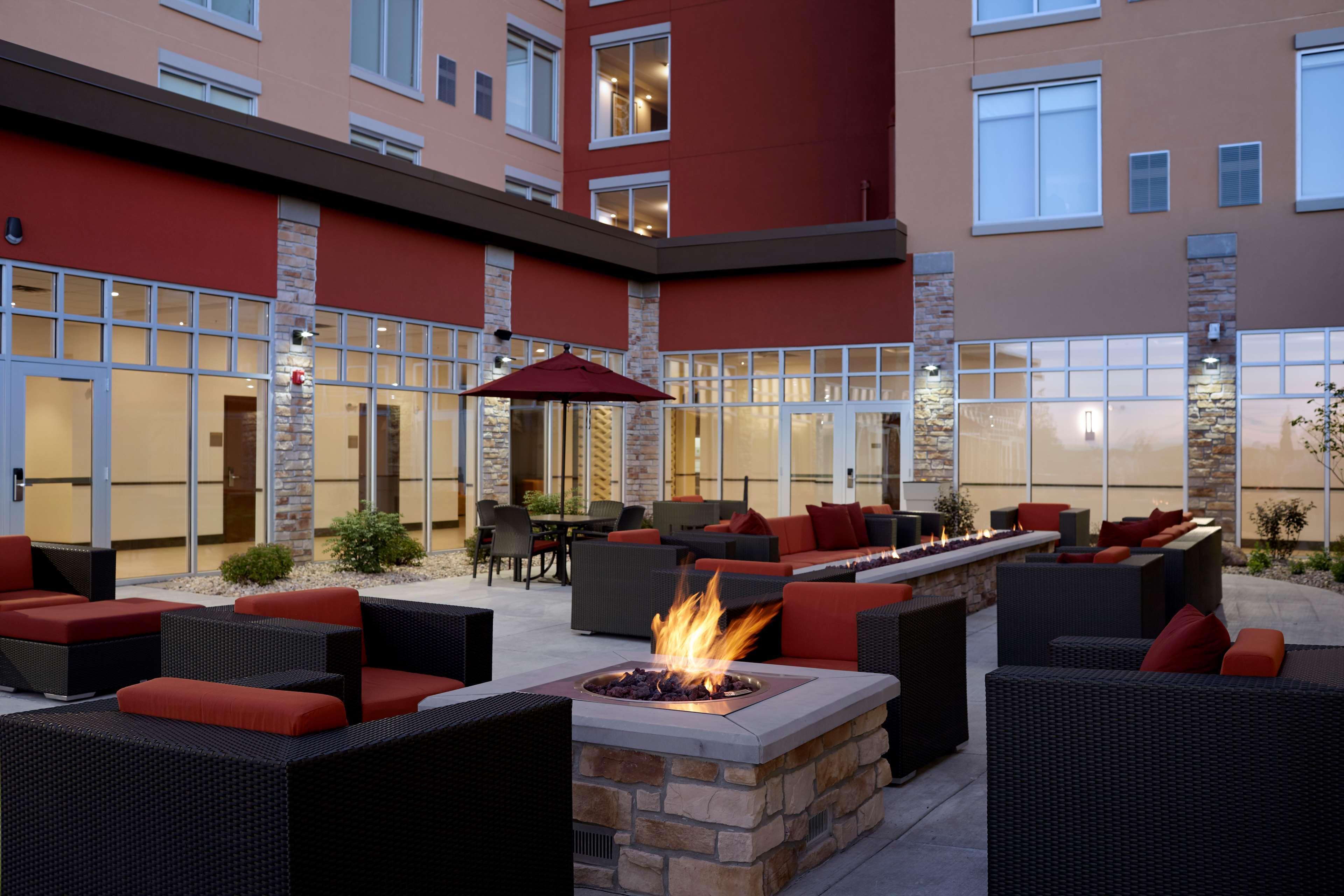 Hyatt Place Madison/Verona Bagian luar foto