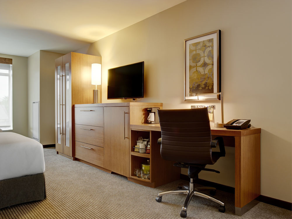 Hyatt Place Madison/Verona Bagian luar foto